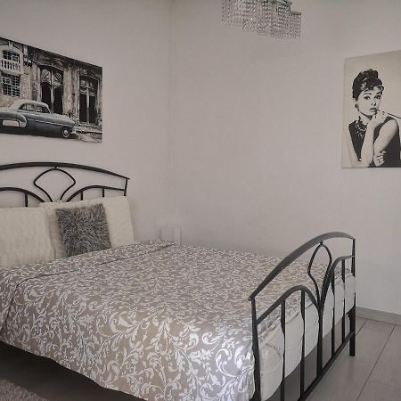 Smart Home Lux Iasi Buitenkant foto