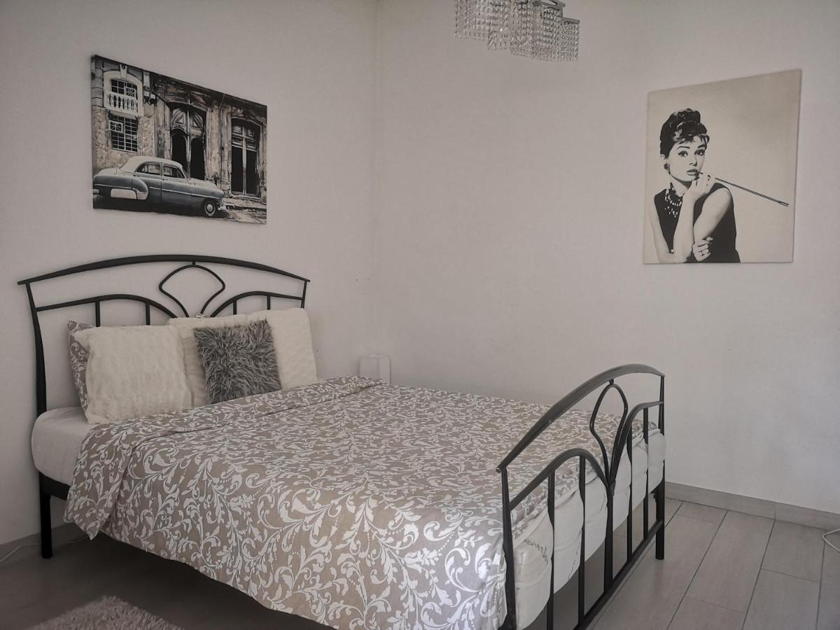 Smart Home Lux Iasi Buitenkant foto